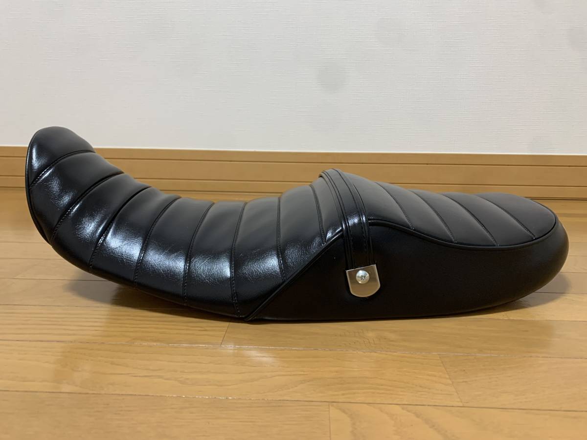 2021春夏新作】 美品!z900rs用タックロールシート 艶あり kawasaki