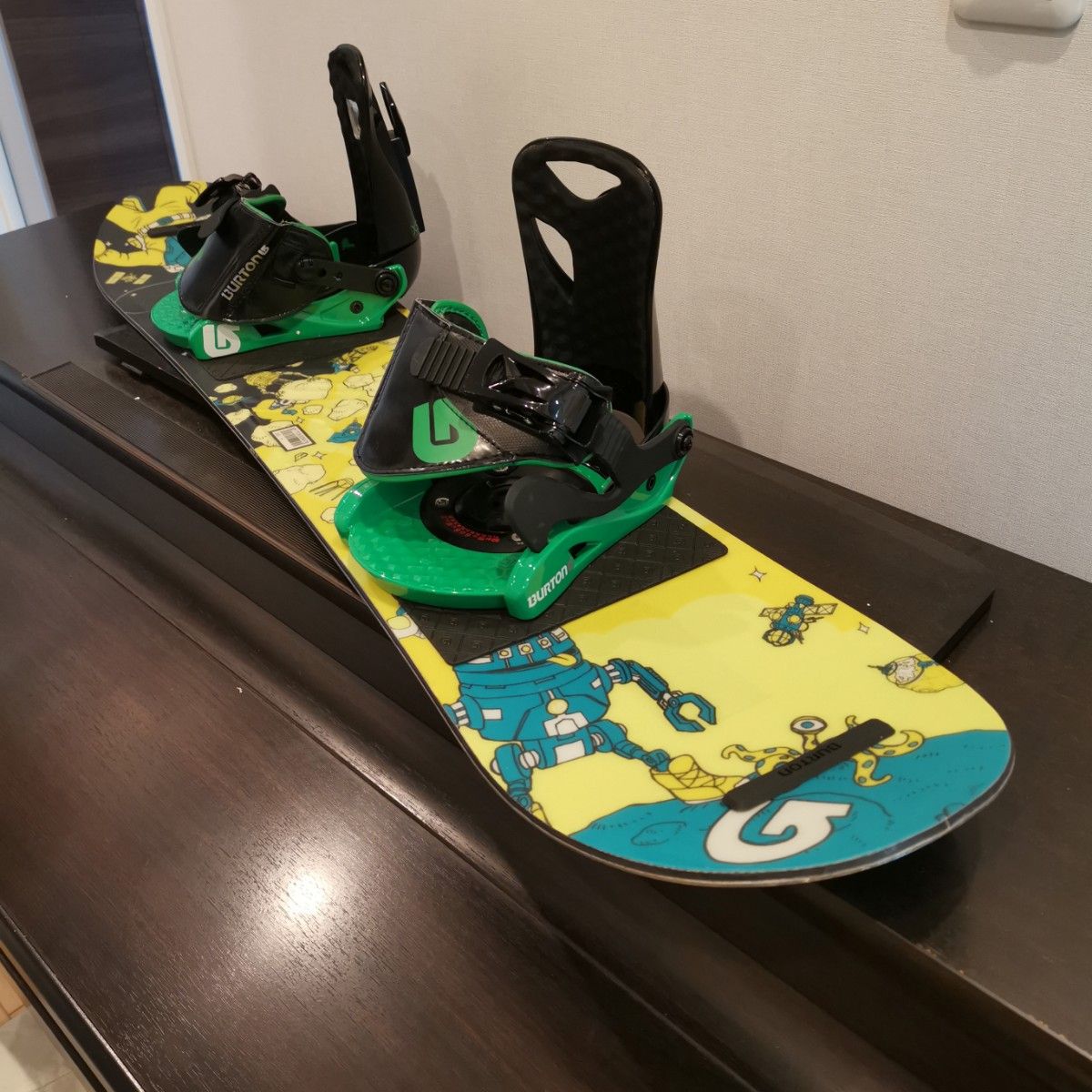当店一番人気】 BURTONバートン キッズスノーボードセット K2