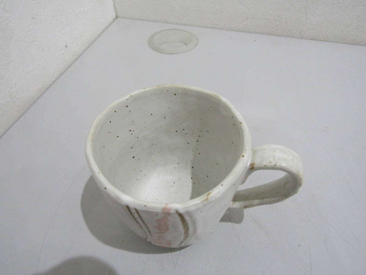 ■【47723】未使用激安★陶器製の温かみのあるマグカップ　安定したフォルム■_画像2