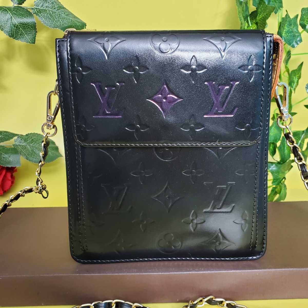 美品】ルイ ヴィトン ヴェルニ モット ショルダーバッグ ブラック