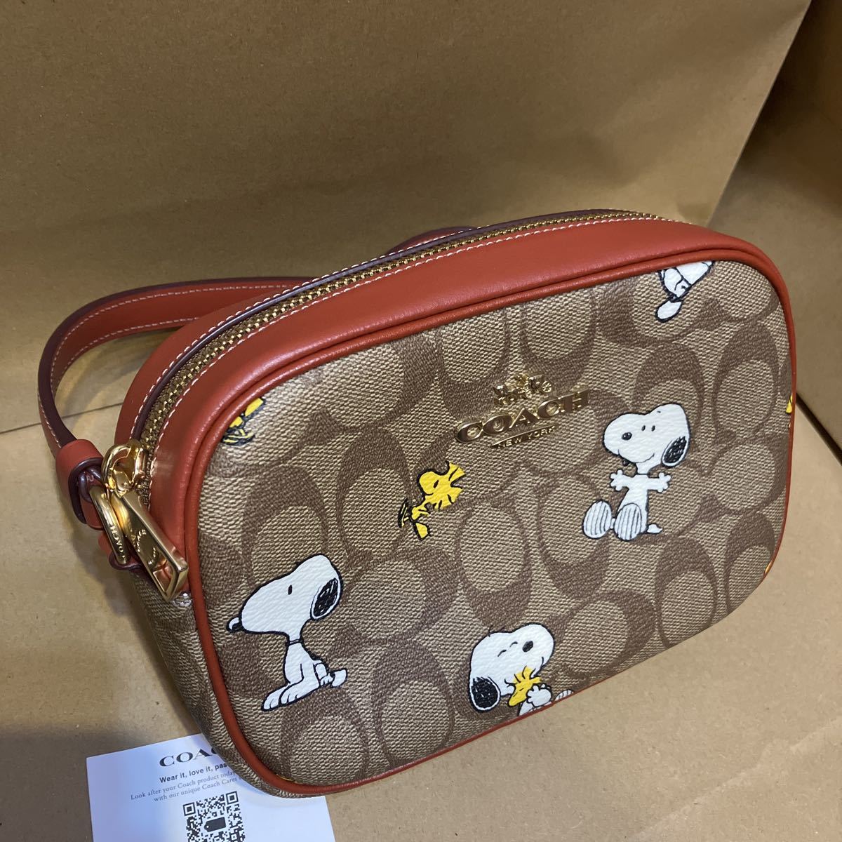 送料込●新品●COACH X PEANUTS スヌーピー ミニボディバッグ② カメラバッグ シグネチャー 2022.10新作 ピーナッツ コーチメンズ_画像1