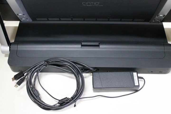 中古品 WACOM ワコム 液晶ペンタブレット Cintiq 27QHD Touch (DTH
