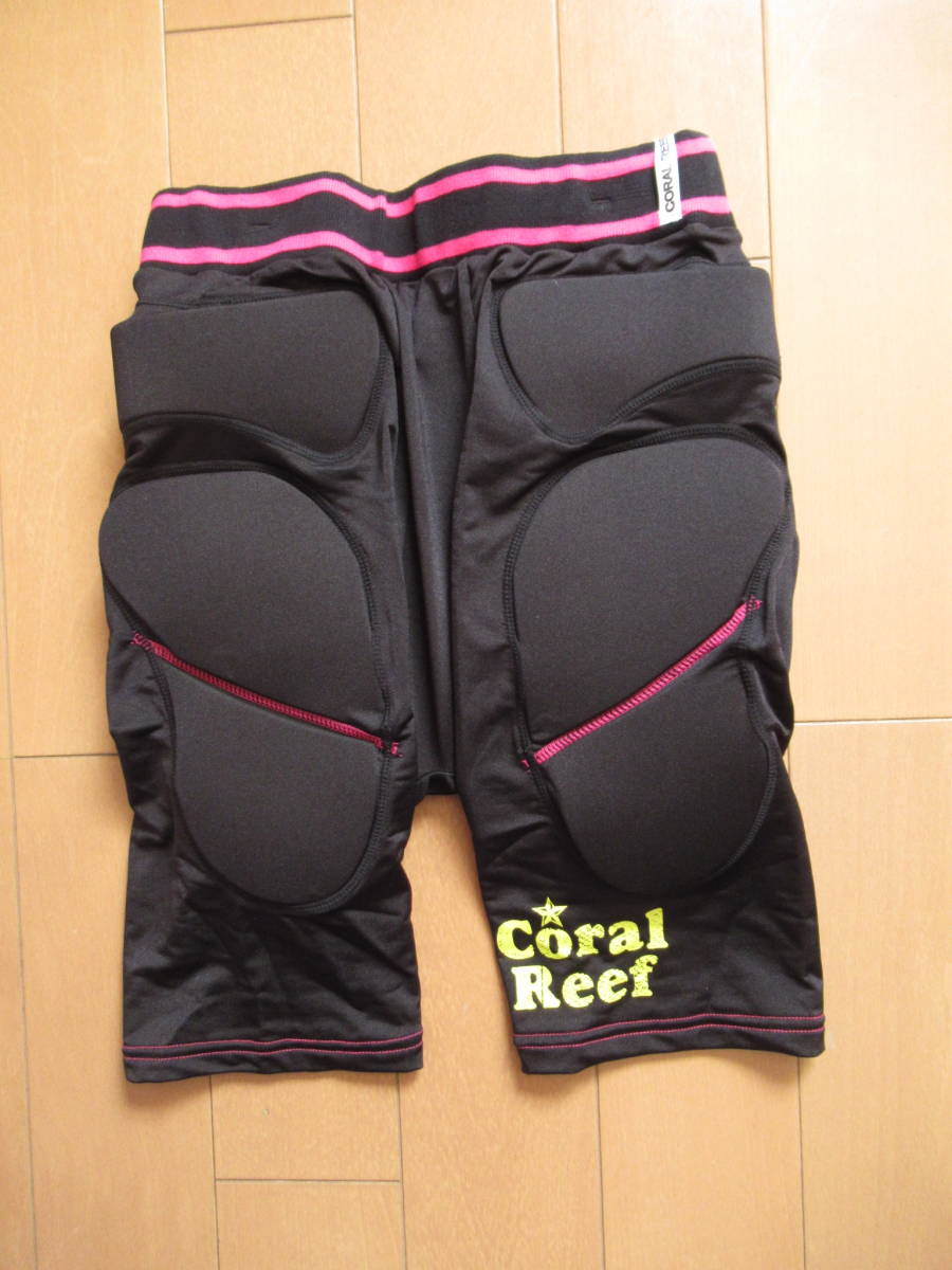 ★新品★　Coral Reef　スノーボード　プロテクター　インナーパンツ　たっぷりパッド入り　レディース　WMサイズ　PT8084_画像1