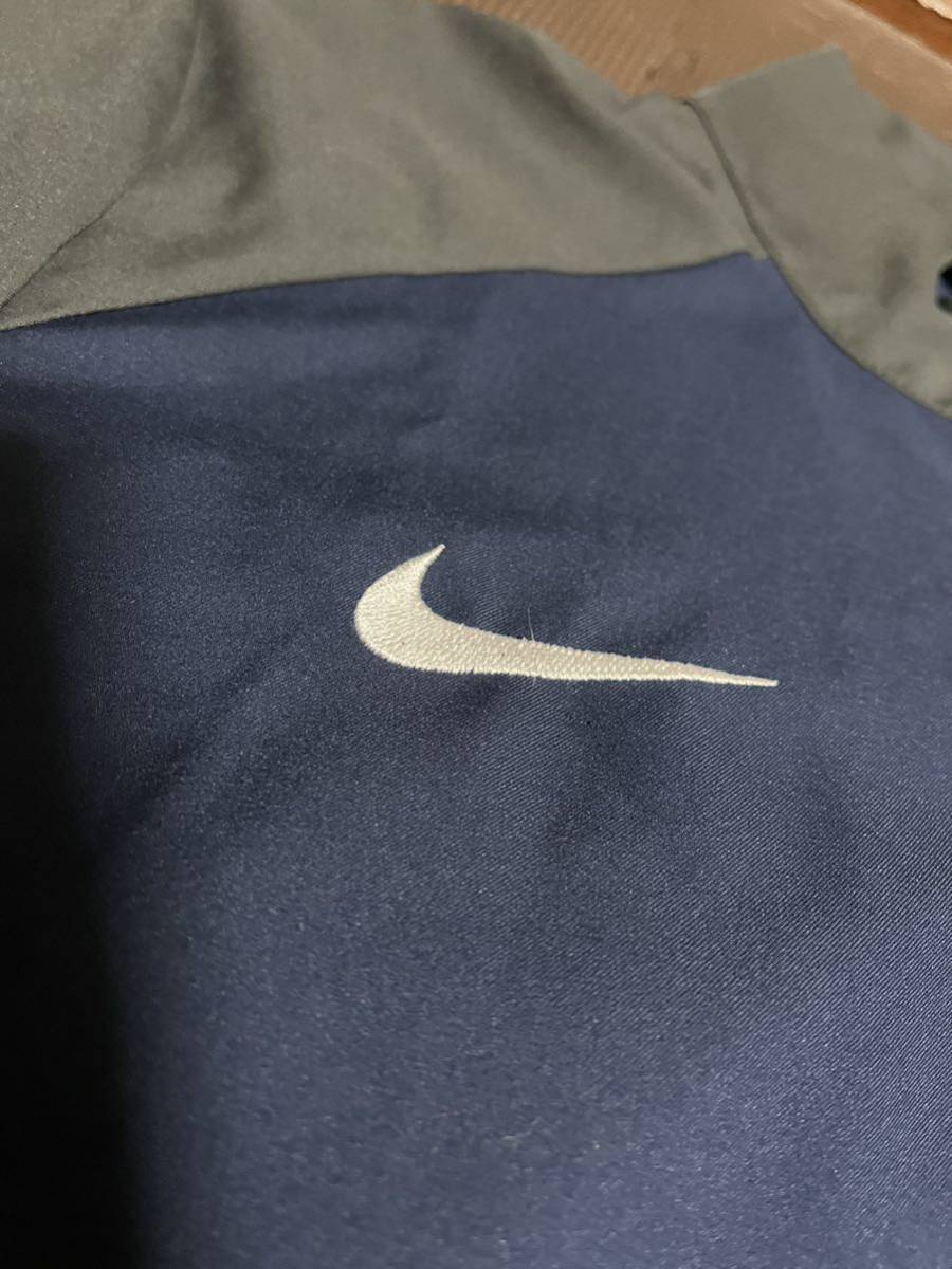 NIKE DRI-FIT濃紺、濃いグレー、ロゴ白（刺繍）ストレッチ上下セット　サイズS〜Ｍ_画像3