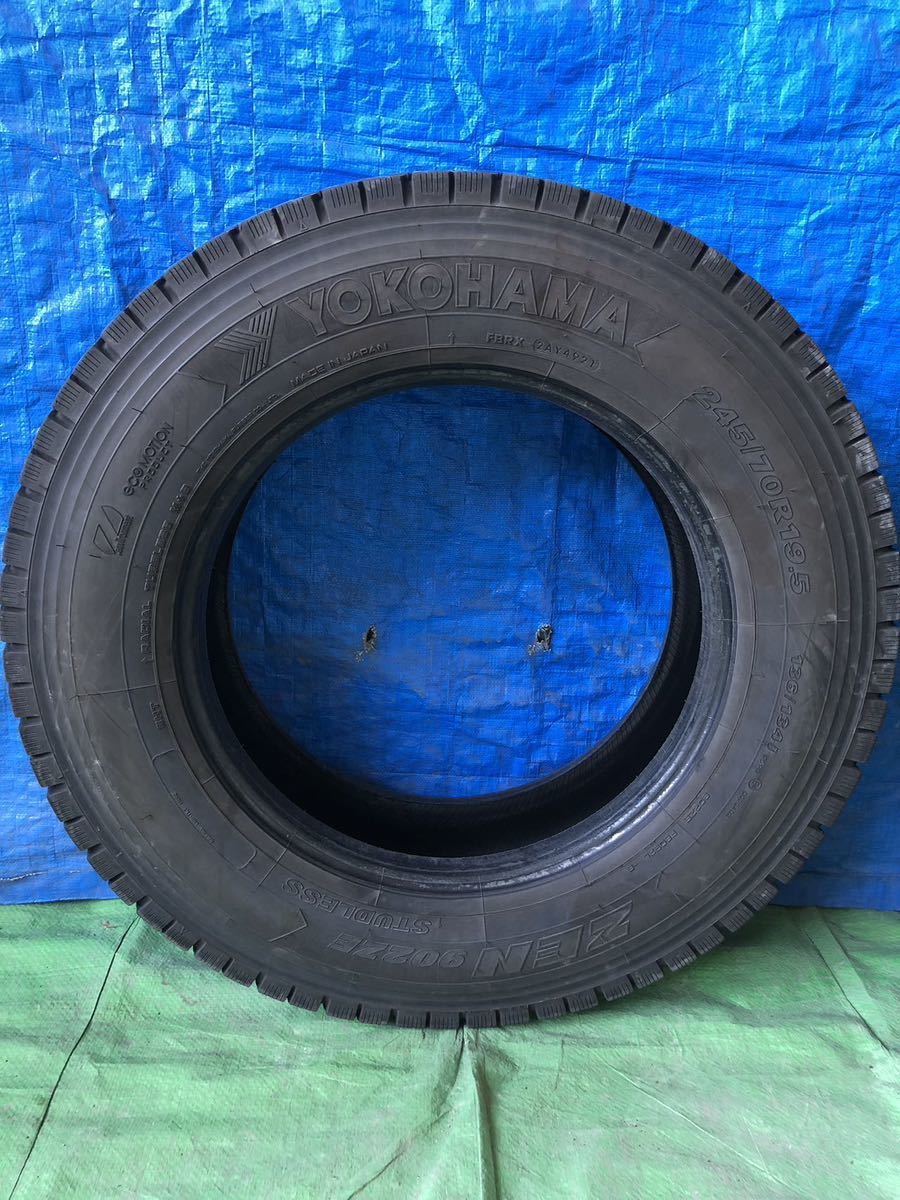 245/70R19.5 136/134 ヨコハマ 903zw スタッドレスタイヤ 年式 245/70R19.5 136/134 ヨコハマ 903zw スタッドレスタイヤ 年式