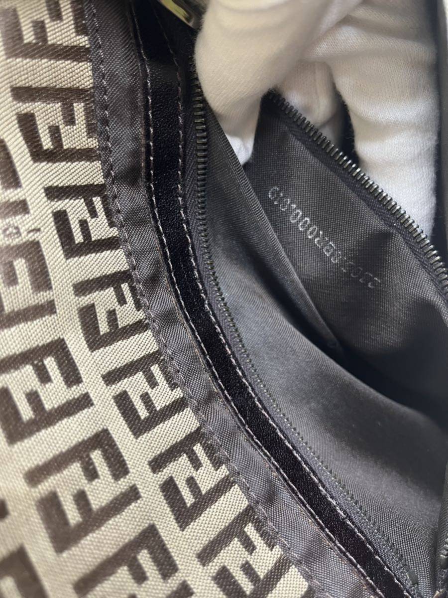 良品☆『FENDI フェンディ ズッカ マンマバケット ワンショルダー