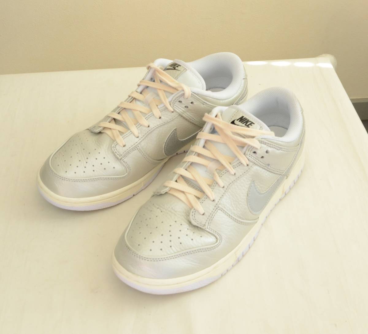 美usde Nike Dunk Low SE Metallic Silver ダンク シルバー US9.5 27.5cm_画像1