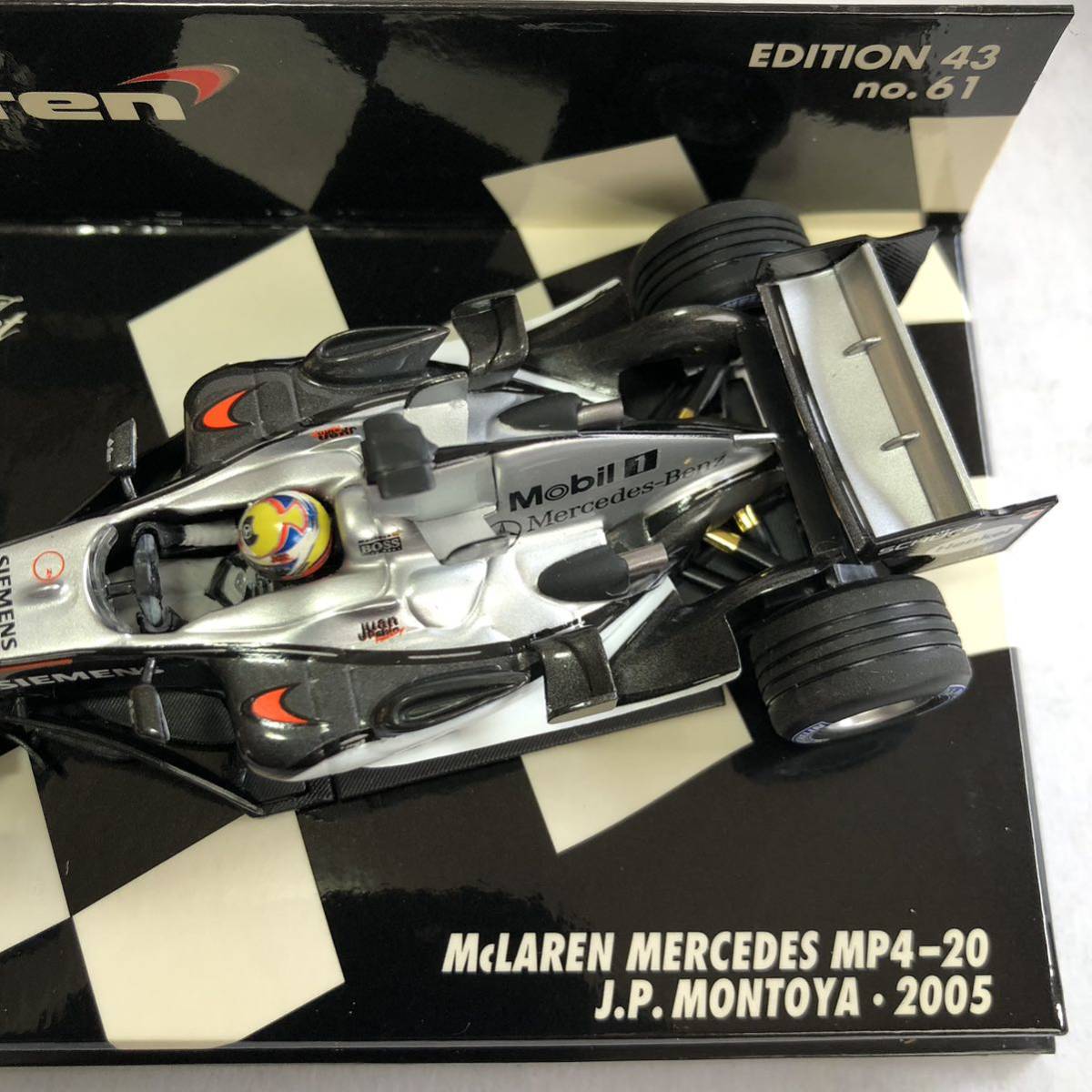 レア絶版希少！ミニチャンプス！McLAREN パッケージ！McLAREN MERCEDES MP420！J.P MONTOYA 2005！1/43スケール！当時物！_画像6