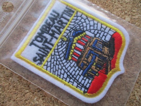 90s フランス FRANCEトゥールTOMBEAU SAINT-MARTINビンテージ ワッペン/ブレザー紋章antiqueパッチ旅行エンブレムToursヨーロッパPATCH D⑤_画像3