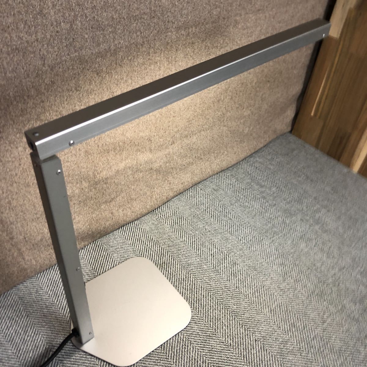 MUJI/無印良品 アルミデスクライト 希少品 照明/SSS4110320061 MUJI/無印良品 アルミデスクライト 希少品 照明/SSS4110320061