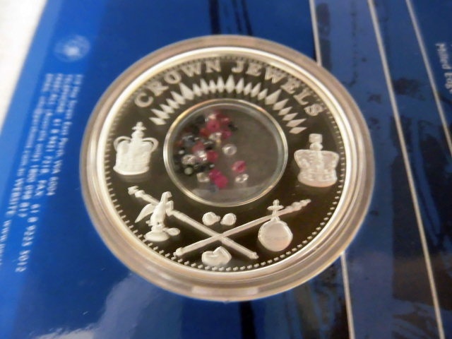 クック諸島 エリザベス2世 1ドル銀貨 2002年 クラウンジュエル シルバーロケットコイン エリザベス女王戴冠記念宝石入大型純銀貨の画像5
