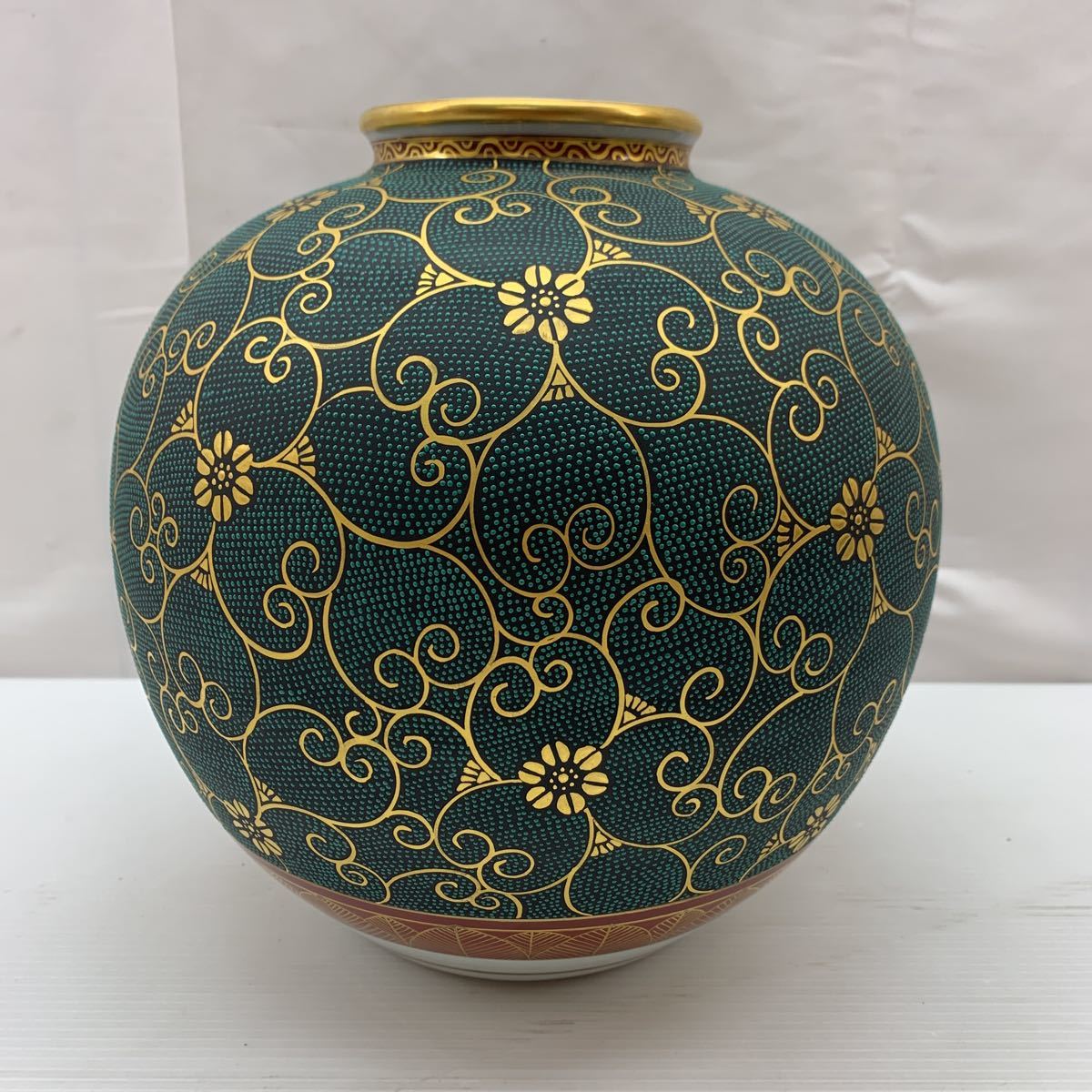 九谷焼 飾壺 花瓶 花器 青粒手 金彩 花唐草文 陶器 花入 インテリア 茶道具 Yahoo!オークション - 美品 九谷焼 秀山 青粒花唐草文 花瓶 花器
