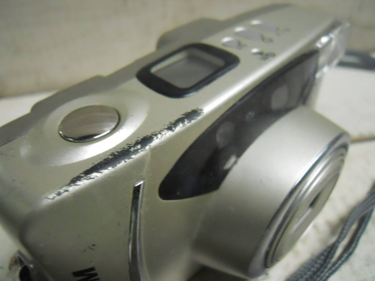 M9211 フィルムカメラ FUJIFILM SUPER145AZ 現状 動作チェックなし 傷汚れあり ゆうパック60サイズ(0501)_画像2