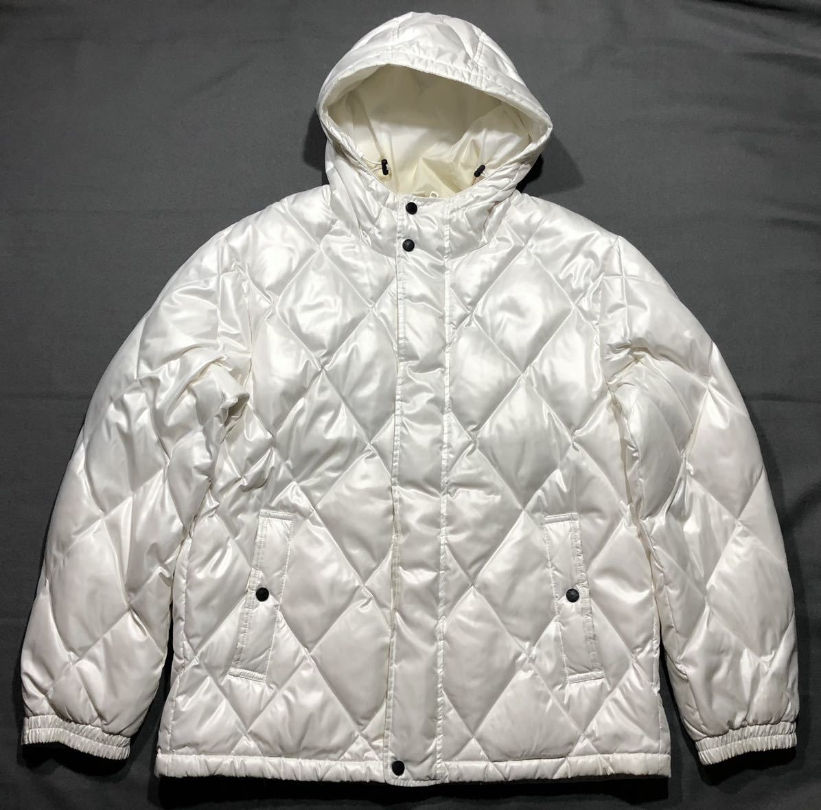 大きいサイズ XL ユニクロ プレミアム ダウンジャケット キルティング　　ホワイト UNIQLO PREMIUM DOWN JACKET 裾ドローコード 早2051_画像1