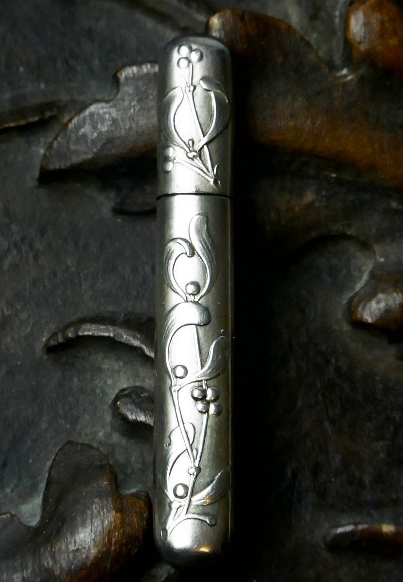  France antique original silver silver 800.. tree. needle case yadoligi writing small .a-run-vo- purity proof stamp atelier seal antique Kuroneko takkyubin (home delivery service) 