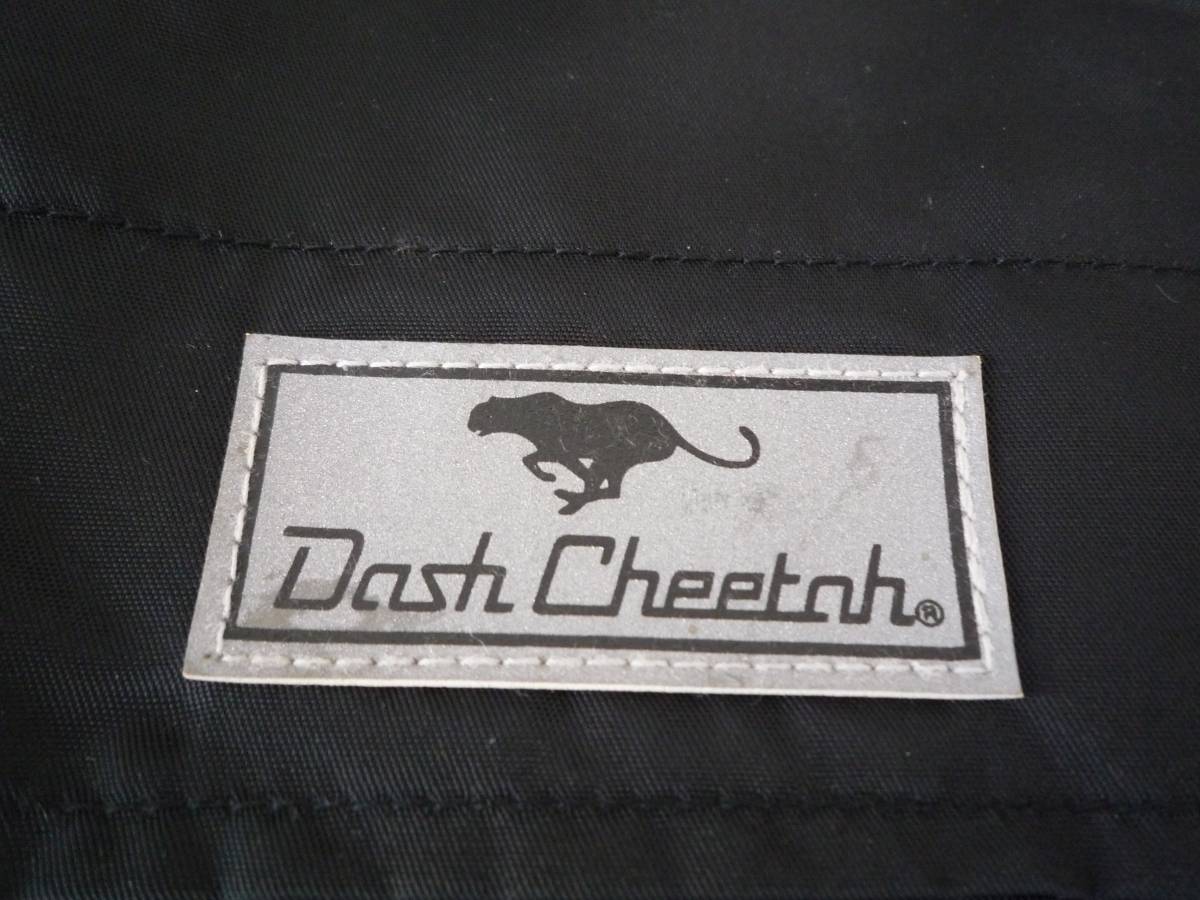 ★Dash Cheetah 男の子ジップアップ中綿入りベスト裏地フリース素材 １４０cm_画像4
