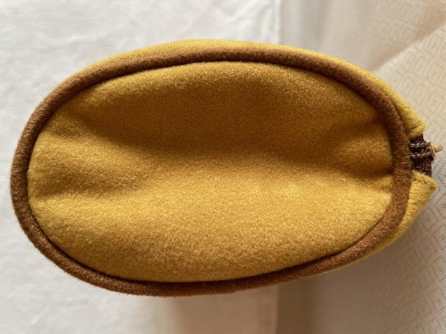  Kanebo handy pouch zipper type tea yellow color not for sale unused secondhand goods 