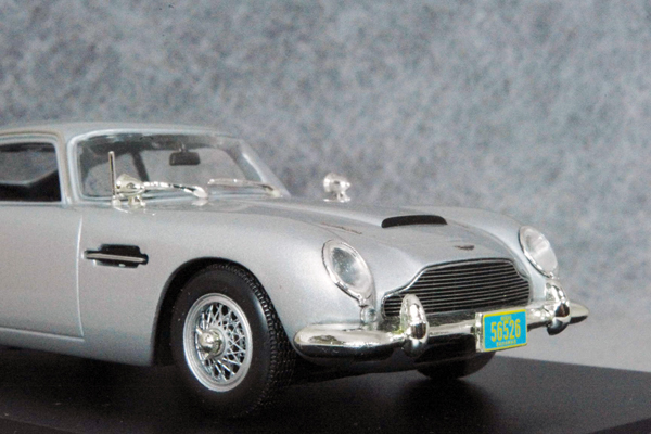 ● 1/43 アストン マーチン 〓 007 カジノ ロワイアル セット / DB5 & DBS【 レア ミニチャンプス 】〓 Aston Martin_画像4