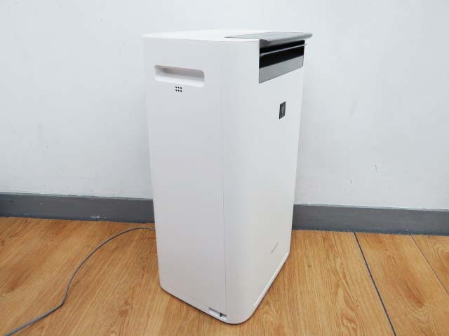シャープ☆加湿空気清浄機 KI-HS70 高濃度プラズマクラスター25000搭載 ~31畳(51m2) 空気清浄器 加湿 空清 2018年製