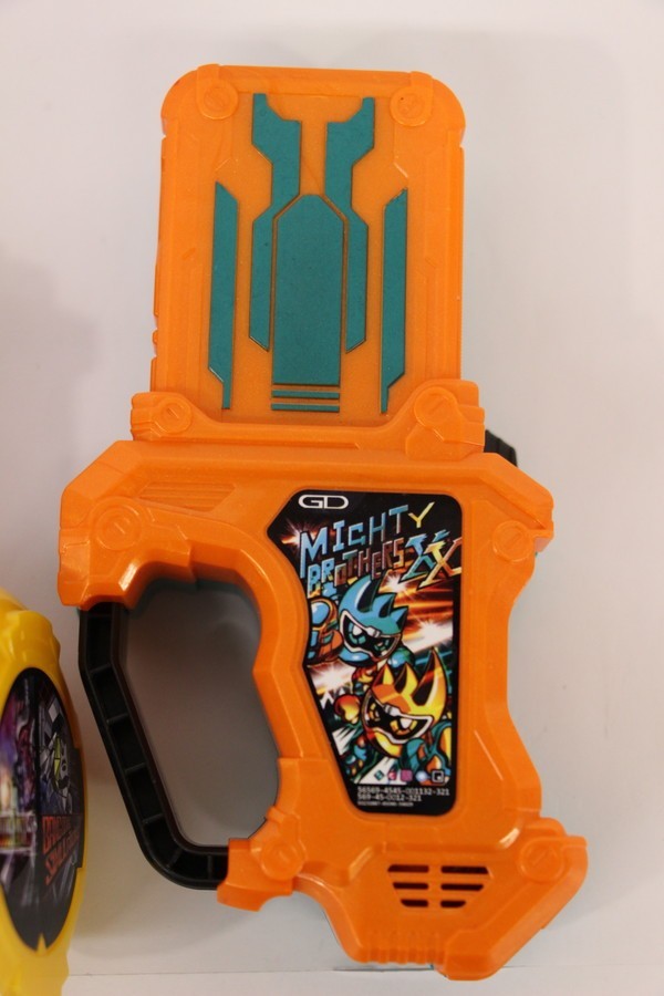 一部予約!】 美品 DX マイティブラザーズ XX ガシャット 仮面ライダー