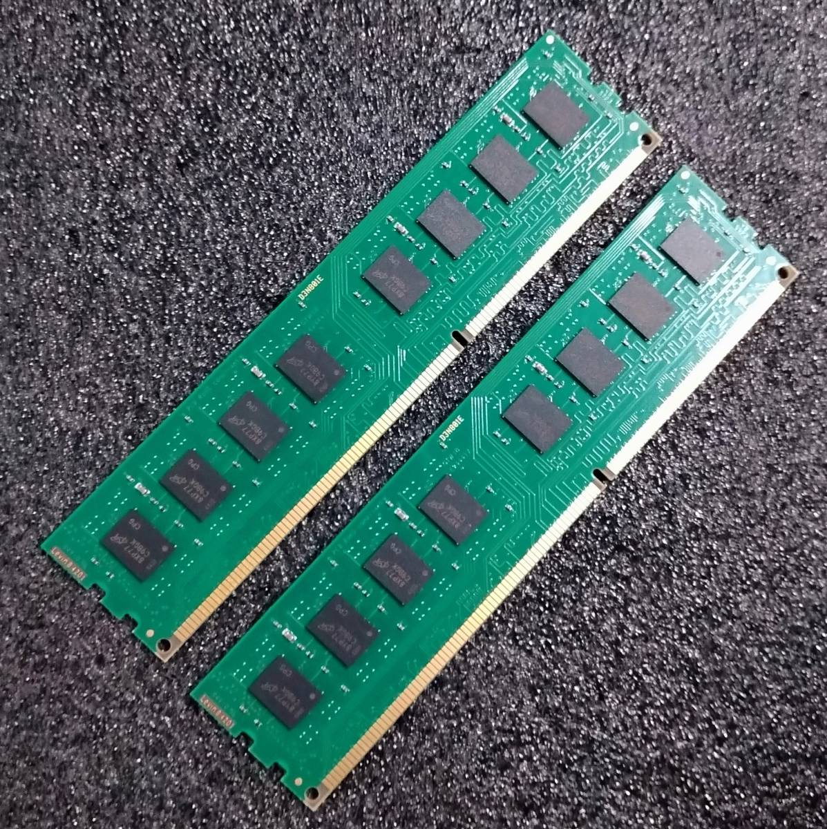 【中古】DDR3メモリ 8GB[4GB2枚組] Crucial CT51264BD160B.C16FPD2 [DDR3L-1600 PC3L-12800 1.35V]_画像2
