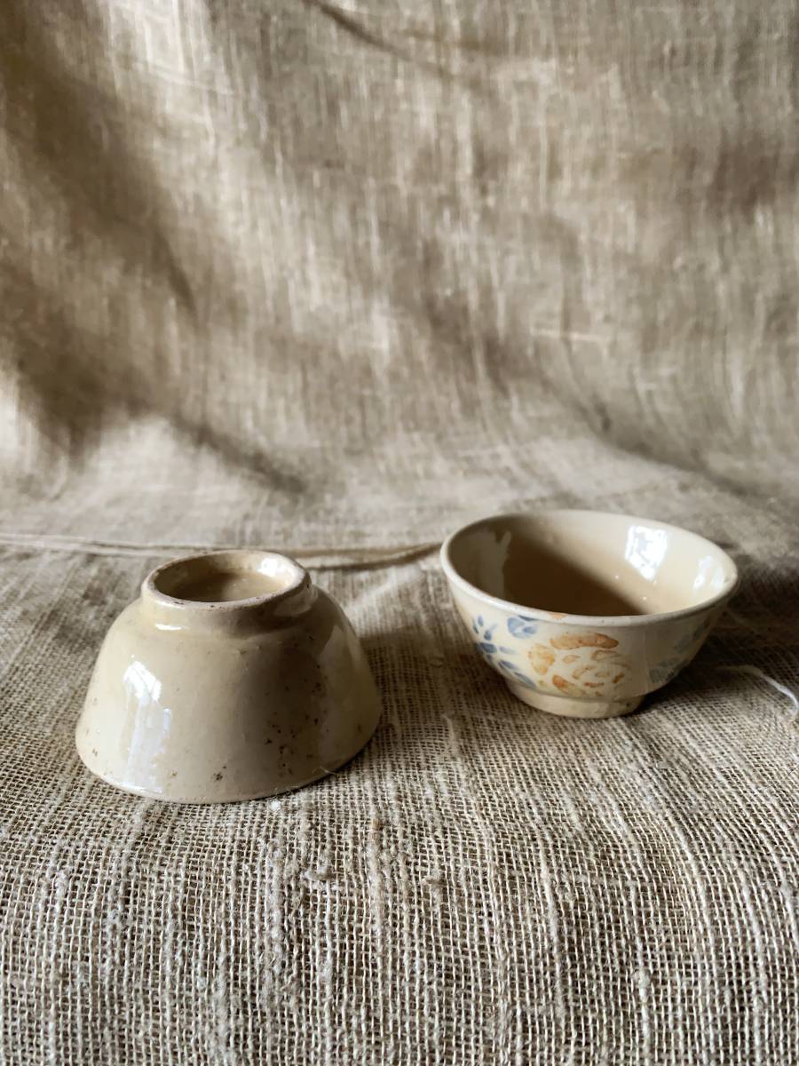 2 point set Vietnam vessel Vintage antique sombe. France ceramics hand .. blue and white ceramics . sake cup and bottle sake cup ..