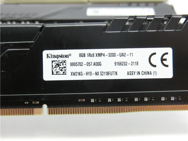 【動作品】　DDR4メモリ 32GB(8GBx4) Kingston 　XMP4-3200-UA2-11 　送料無料_画像3
