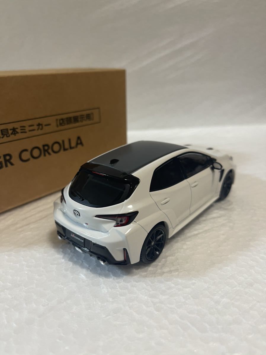1/30 トヨタ 新型GRカローラ GR COROLLA 非売品 カラーサンプル ミニカー スーパーホワイトⅡ_画像2