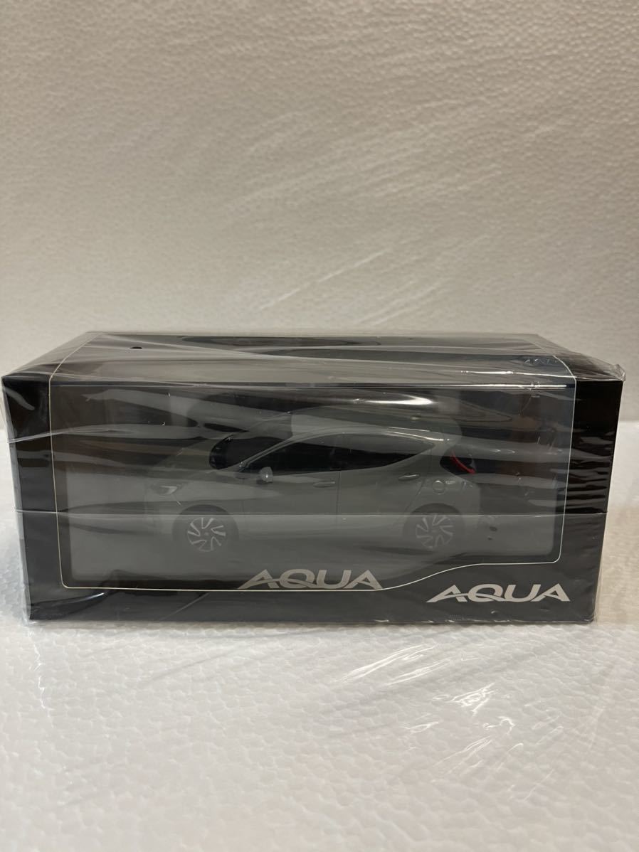 1/30 トヨタ 新型アクア AQUA カラーサンプル ミニカー 非売品