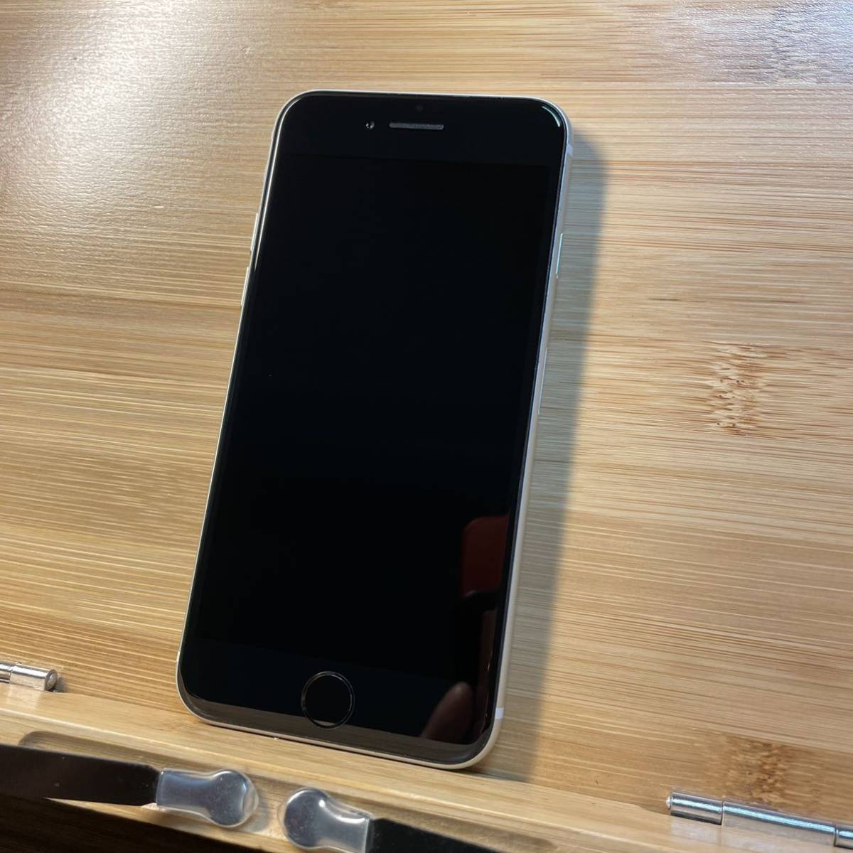 ヤフオク! - 【SIMロック解除済】Apple iPhone SE 第2