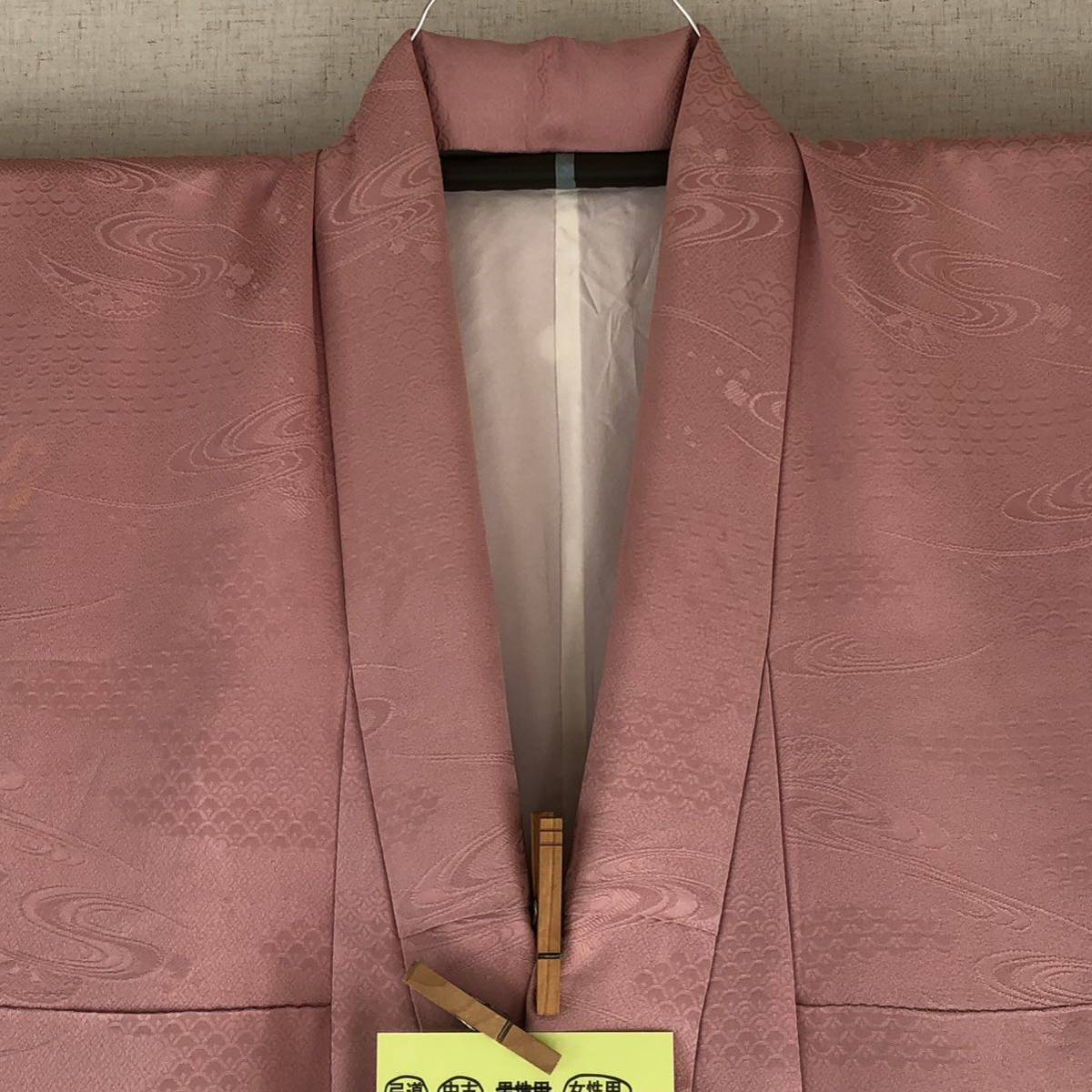 弓道　女性用　中古　紋付着物　絹　たすき付　　袴用　裄67センチ　20230117-01 送料は商品説明にあります。_画像4