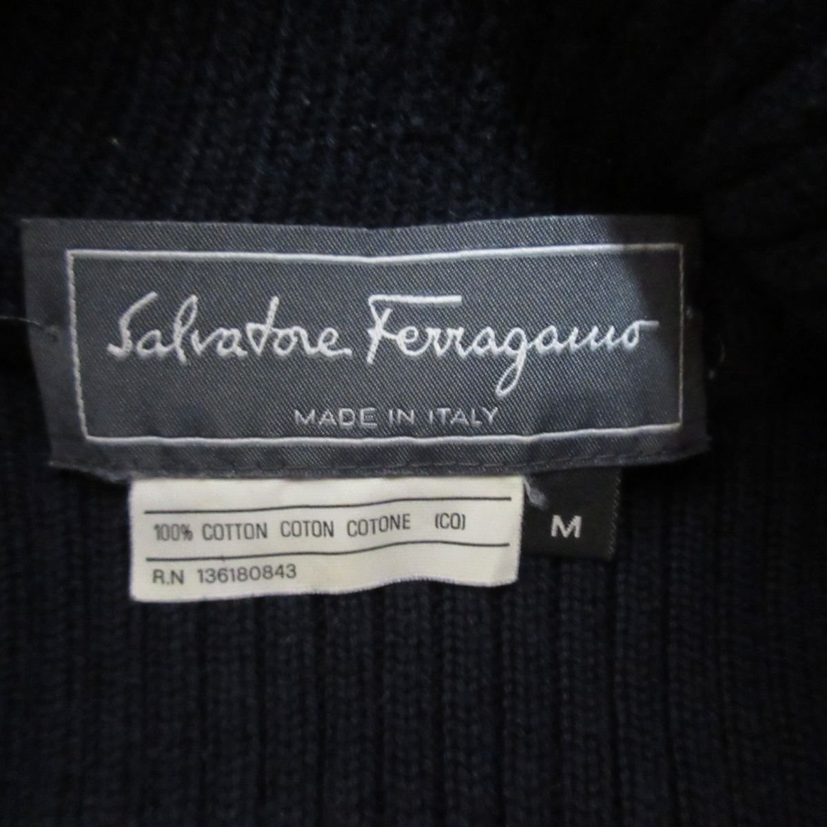 美品 Salvatore Ferragamo サルヴァトーレフェラガモ ハイネック 長袖 コットンニット セーター プルオーバー M ネイビー 紺_画像4