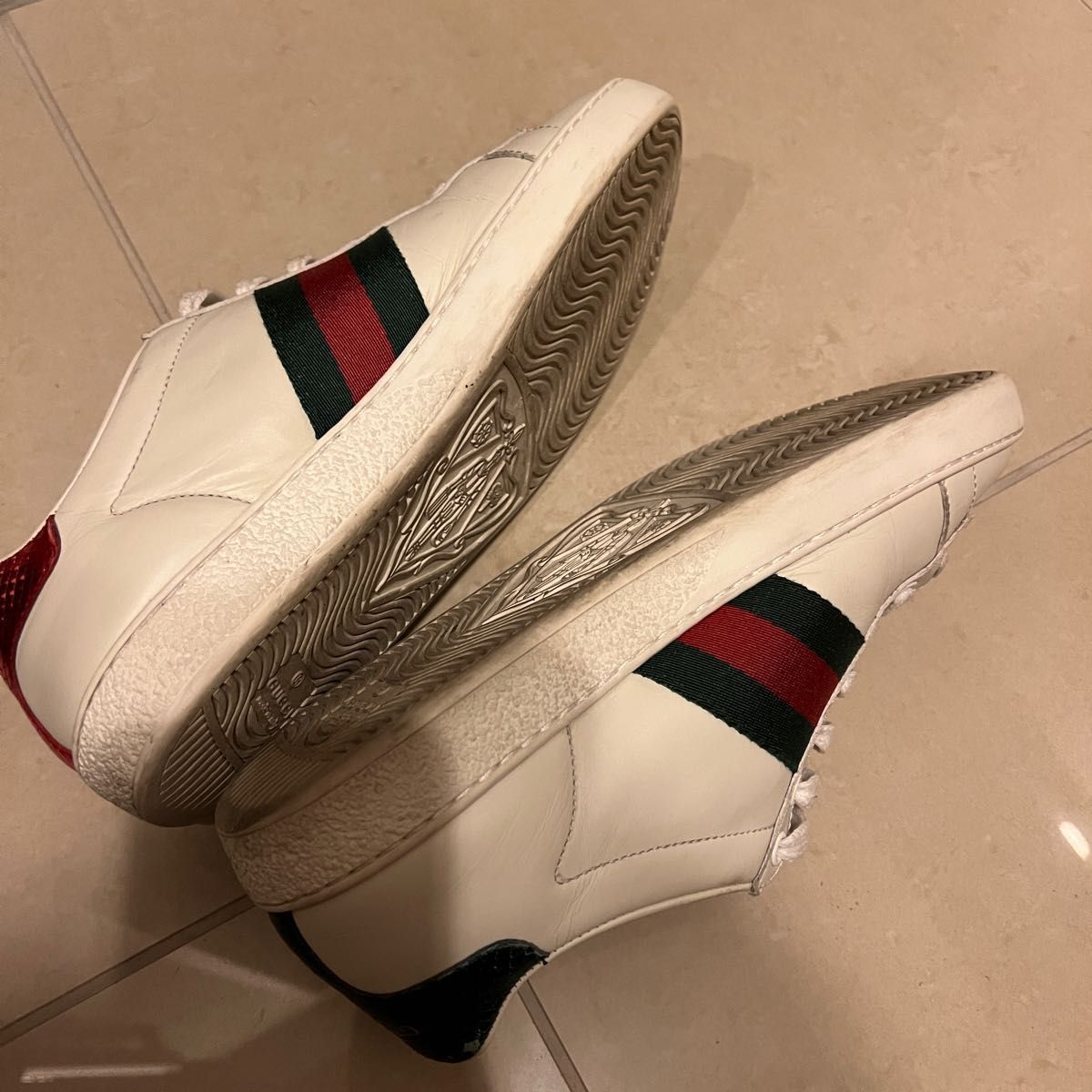 GUCCI エンブロイダリー付き ウィメンズ スニーカー | alfasaac.com
