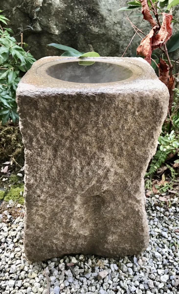  old .. antique stone material structure . material objet d'art stone structure sculpture [ water pot * direction pot *.. pot *.... pot ] shop on garden bird bus terrace veranda water pot . bonsai tray stone fields and mountains grass other 