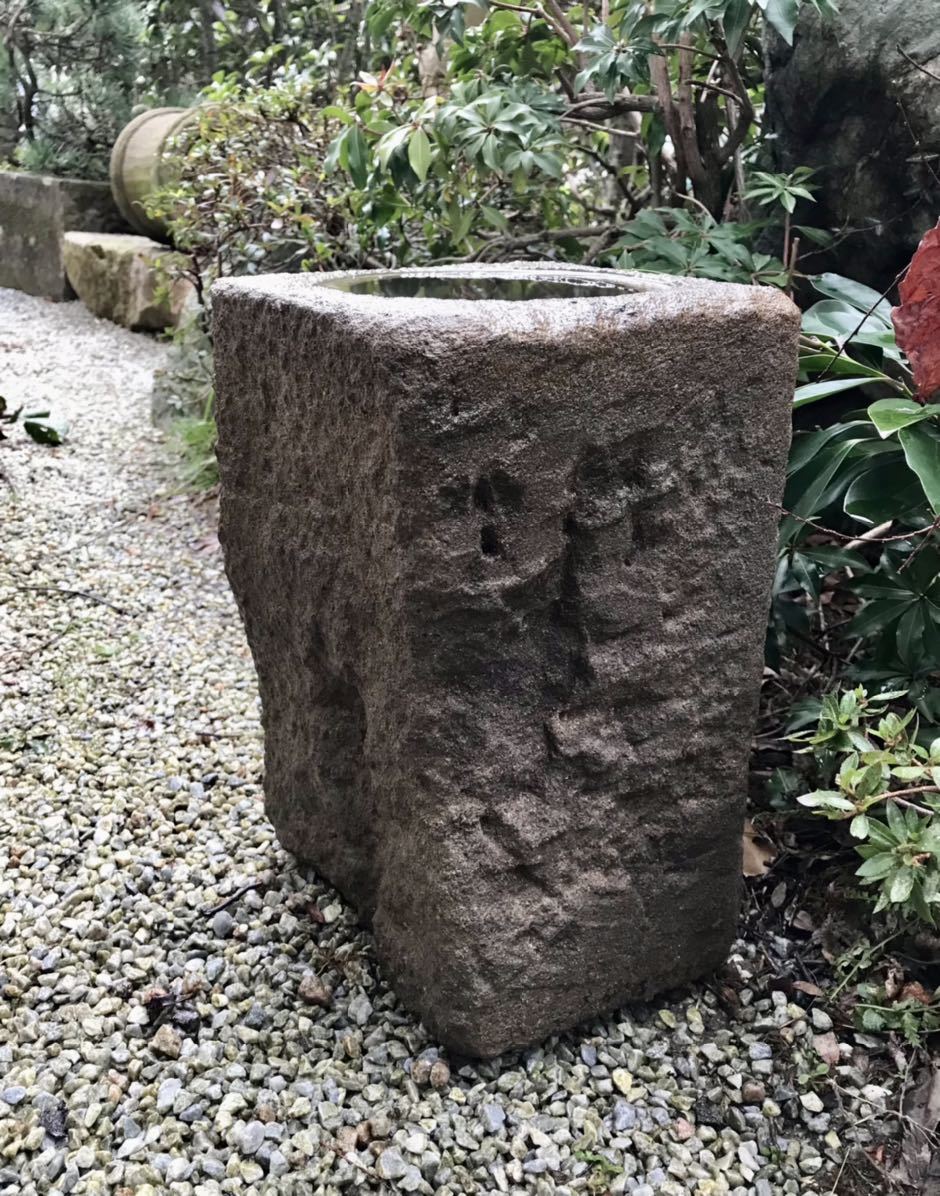  old .. antique stone material structure . material objet d'art stone structure sculpture [ water pot * direction pot *.. pot *.... pot ] shop on garden bird bus terrace veranda water pot . bonsai tray stone fields and mountains grass other 