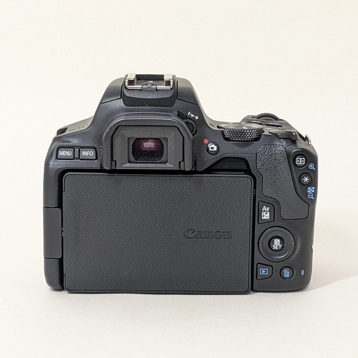 美品】Canon EOS KISS X10 +望遠レンズセット｜PayPayフリマ