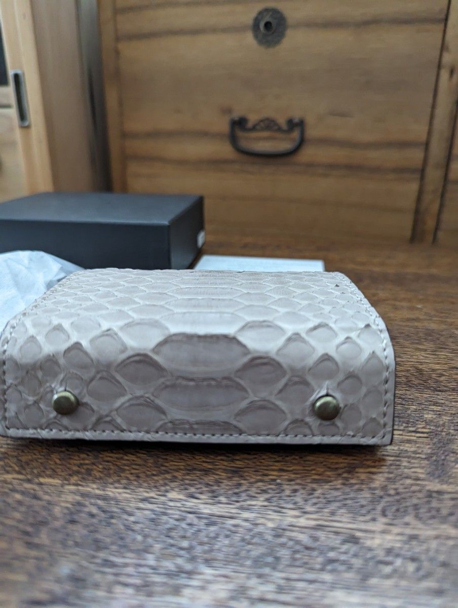 ミッレフォッリエ パイソン ベージュ エムピウ 新品 P25
