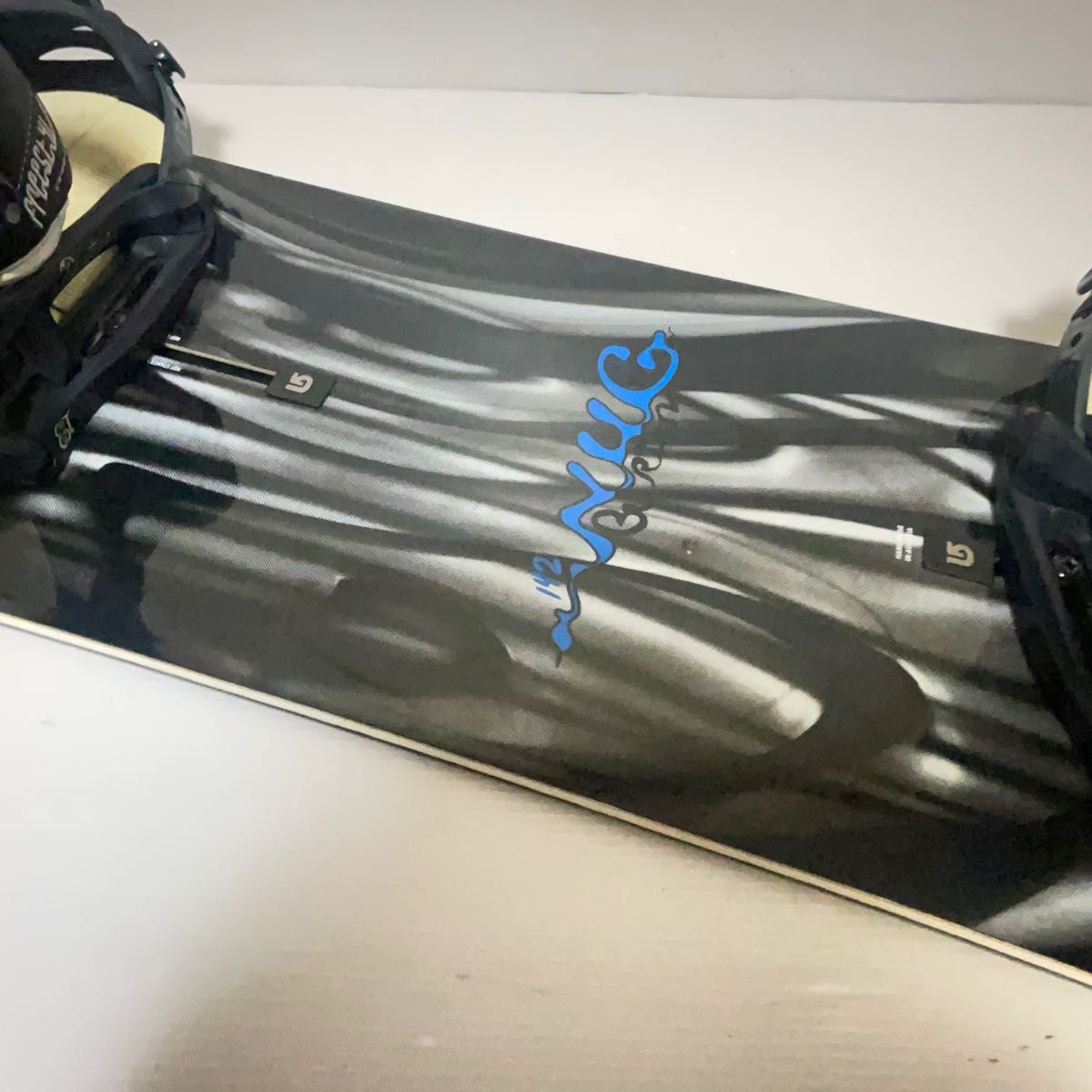 BURTON NUG 142cm × MALAVITA Mサイズ スノーボード スノーボード www