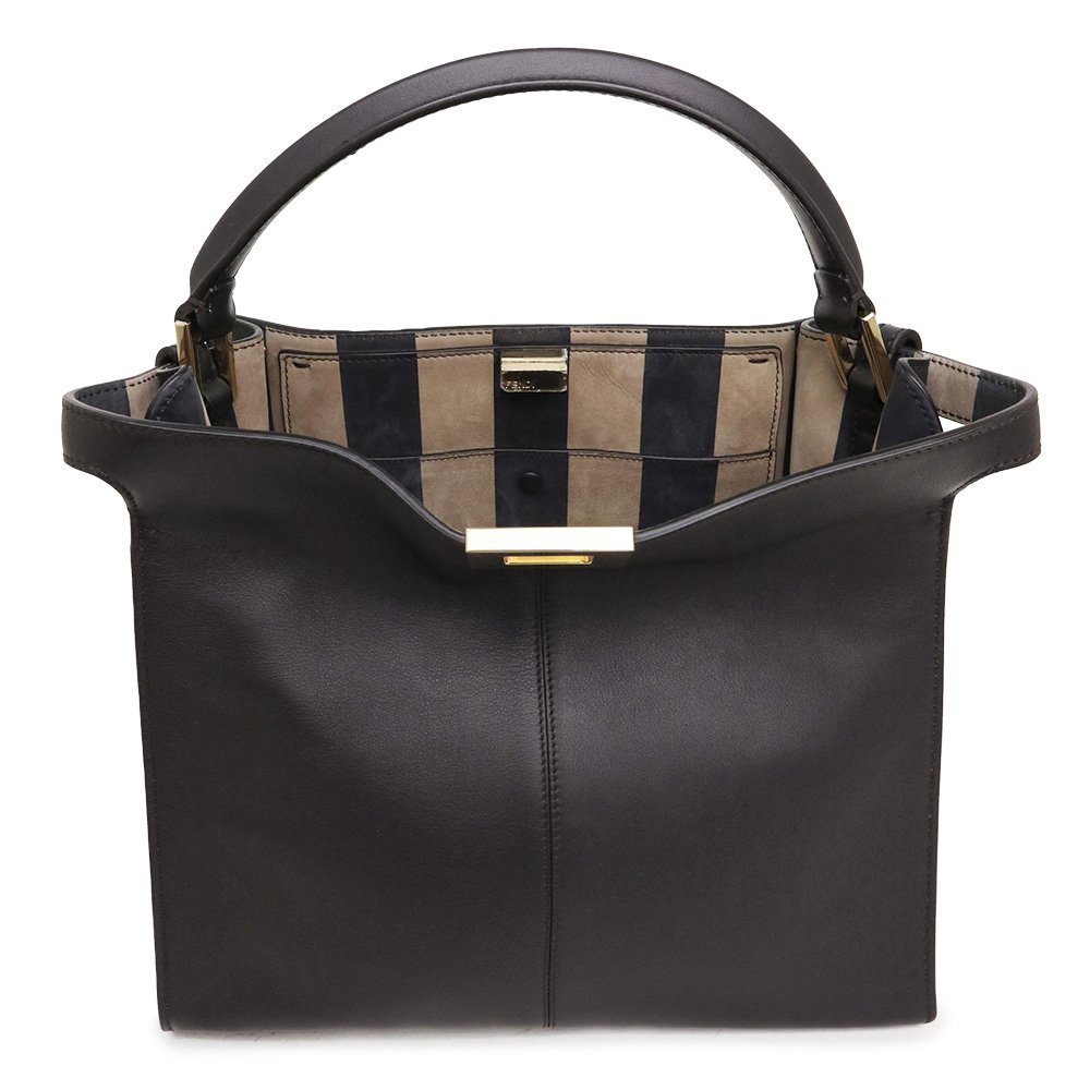 新品・未使用品)フェンディ FENDI カーフスキン ピーカブー エックス