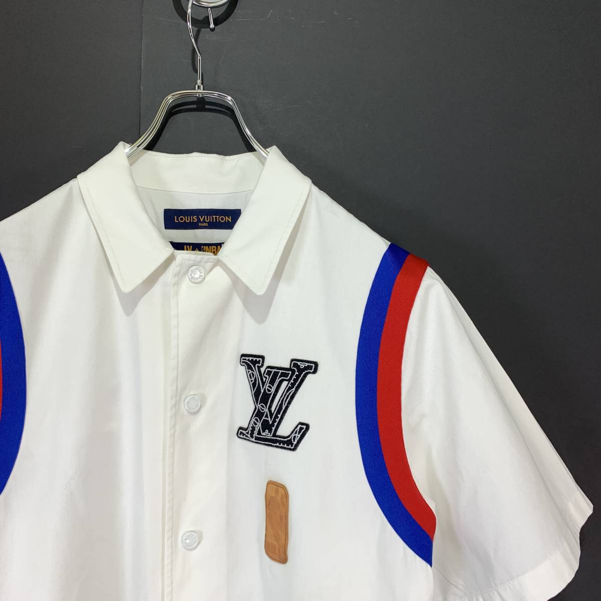 2021AW LOUIS VUITTON × NBA ルイヴィトン バック ロゴ 半袖 シャツ size S RM212M EV9 HLS11W 国内正規品_画像3