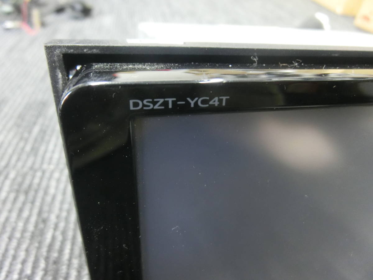 送料込!2016年 トヨタ純正 9インチナビ DSZT-YC4T 地デジ DVD SD