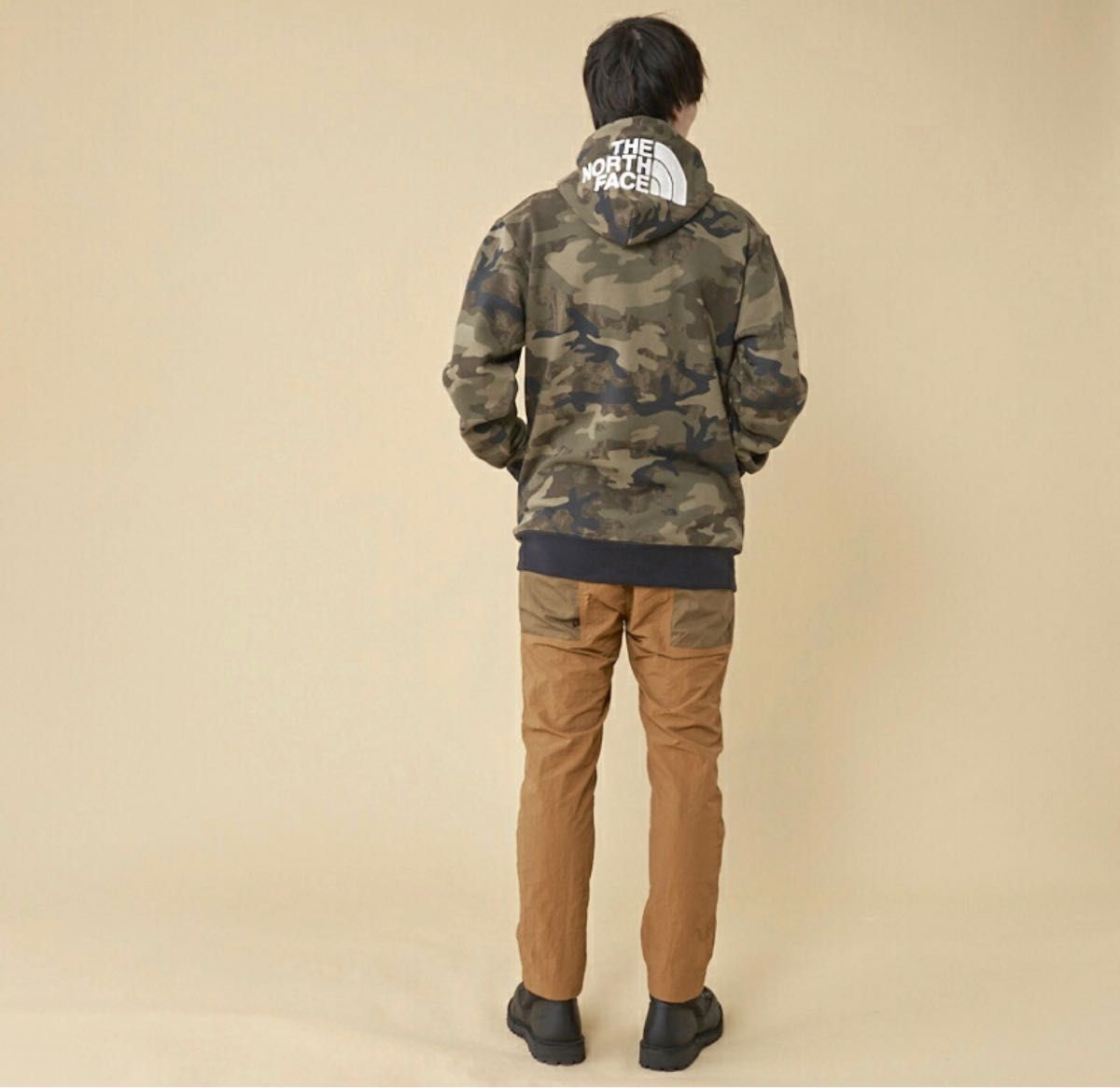 大人も着やすいシンプルファッション THE NORTH FACE ノベルティ
