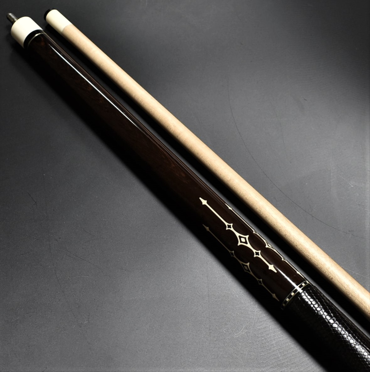 Yahoo!オークション - 即決 Mezz Cue メッヅ EC-J2 リザード本革 Yahoo!オークション - 即決 Mezz Cue メッヅ EC-J2 リザード本革