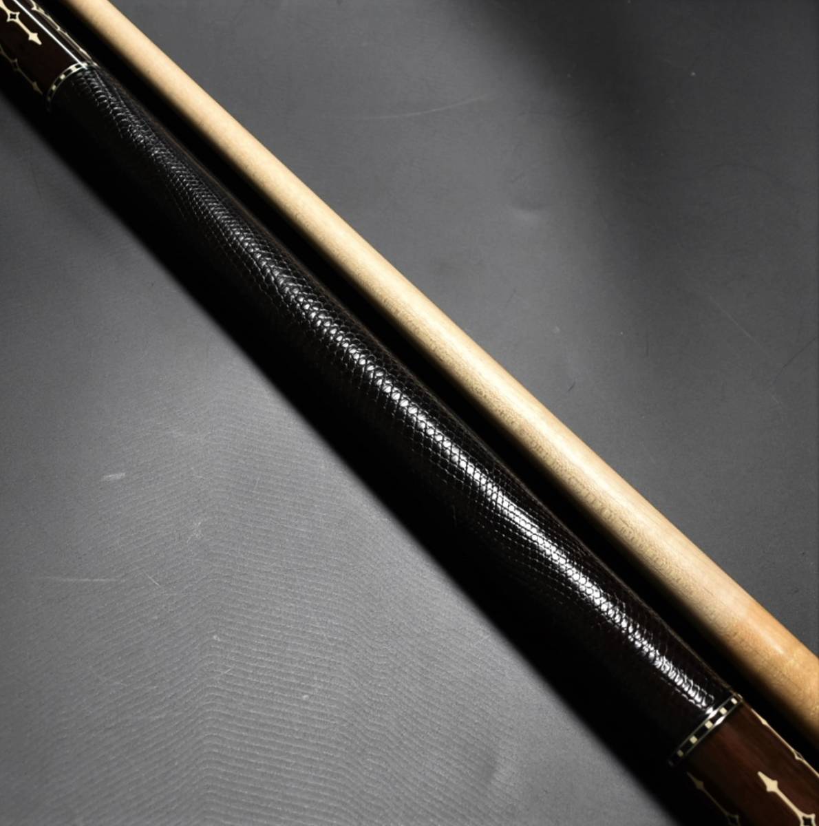 Yahoo!オークション - 即決 Mezz Cue メッヅ EC-J2 リザード本革 Yahoo!オークション - 即決 Mezz Cue メッヅ EC-J2 リザード本革