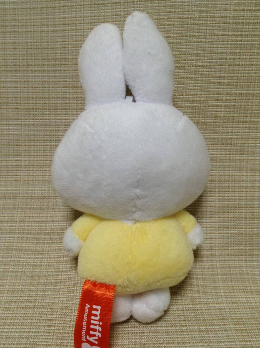 ミッフィー ボールチェーンマスコット 黄色い服 miffy ぬいぐるみ_画像3