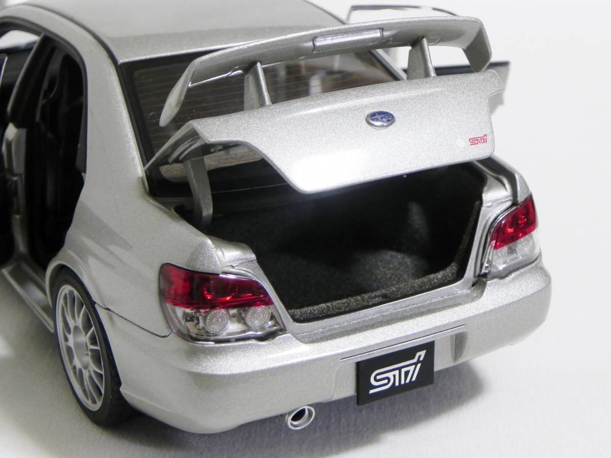 オートアート 1/18 スバル インプレッサ WRX STi S204 クリスタルグレーメタリックの画像10