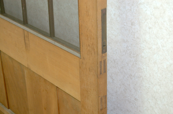 【177】蔵　引き戸 1枚■金網　銅 製 網戸　格子■銅板　カマ 鍵■日本家屋　古民家