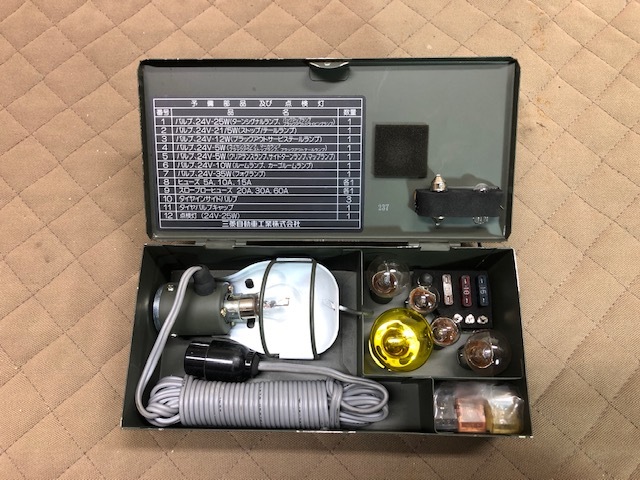 パトランプ 73式パジェロ用? 自衛隊 Yahoo!オークション - 自衛隊 73式小型トラック 予備品箱 三菱