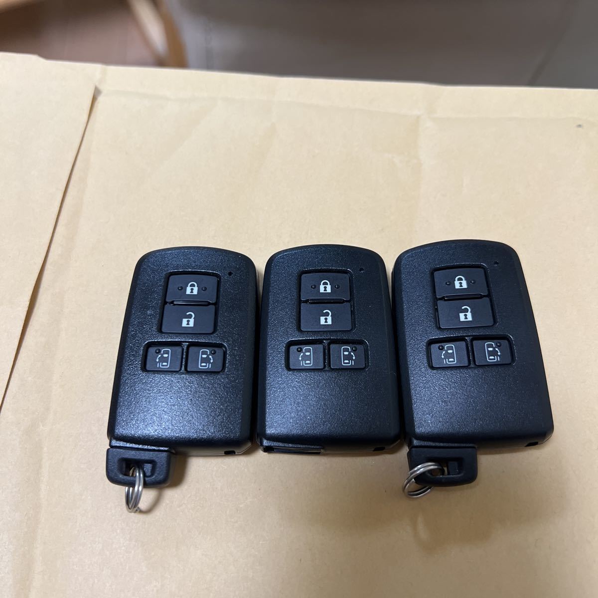 未使用保管品☆送料無料☆トヨタ 30 アルファード ヴェルファイア スマートキー 後期 ノア ヴォクシー 基盤231451-0120 3個 9