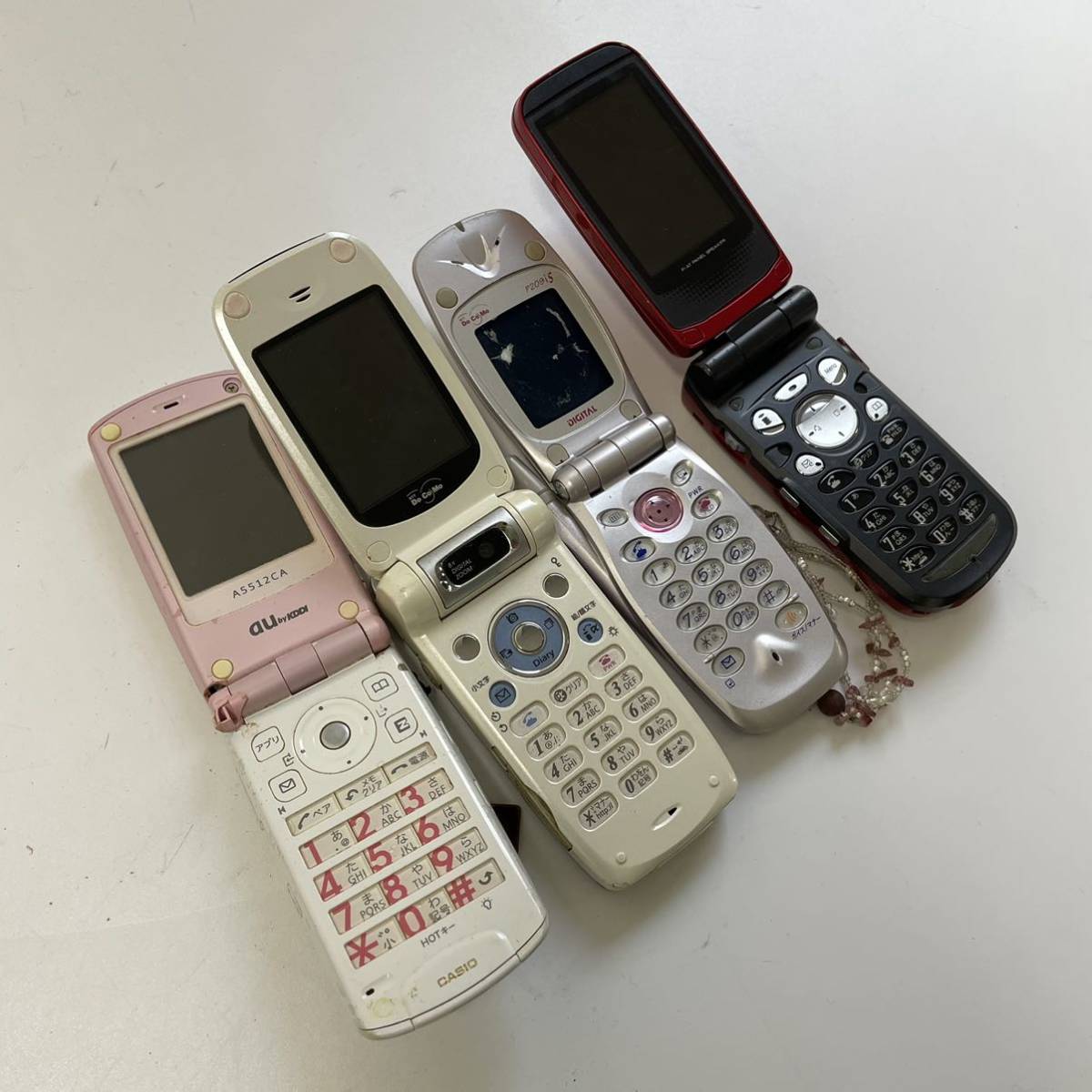 ソフトバンクsoftbankガラケー923SH　ホワイト　ピンク　2台セット